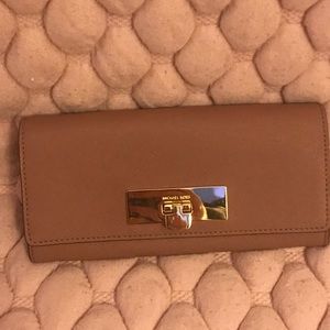 Rose gold Michael Kors wallet